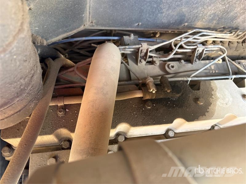 Sisu 4x2 Spotter Truck جرارات صالات المطارات