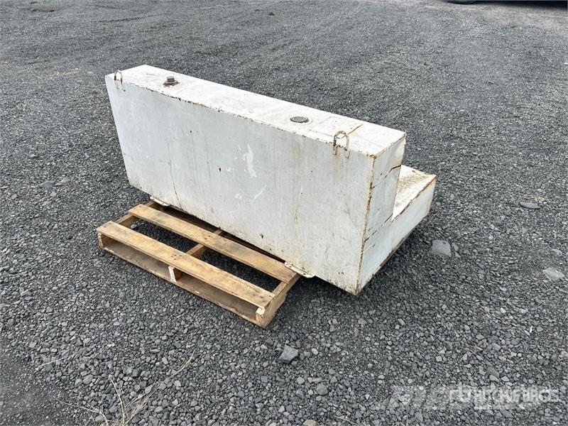 Skid Mounted Steel Diesel Fuel Tank Kraftstoff- und Zusatzstoffbehälter