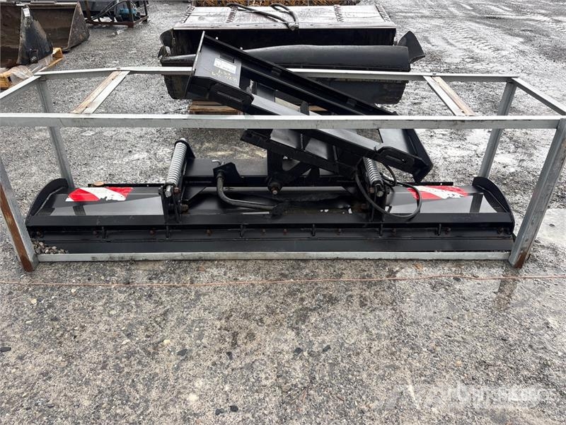  Skid Steer Grader 96 in  Steer Grader (Unused) مكونات أخرى