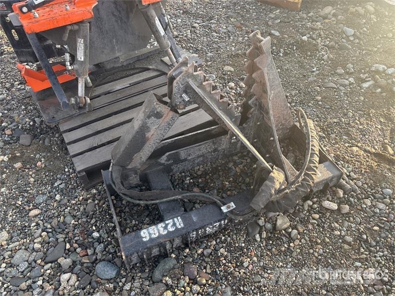 SkidPro 755-01-0001 Post Puller Skid Steer Post Pu مكونات أخرى