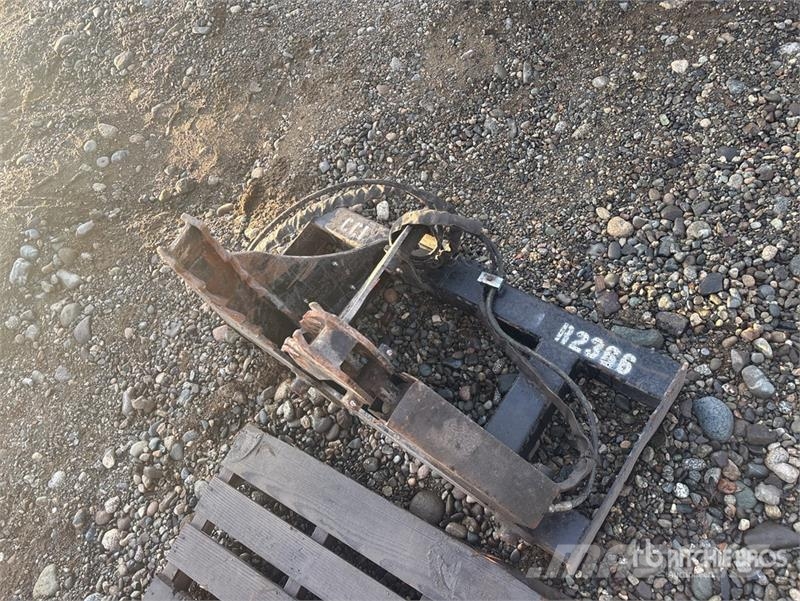 SkidPro 755-01-0001 Post Puller Skid Steer Post Pu مكونات أخرى