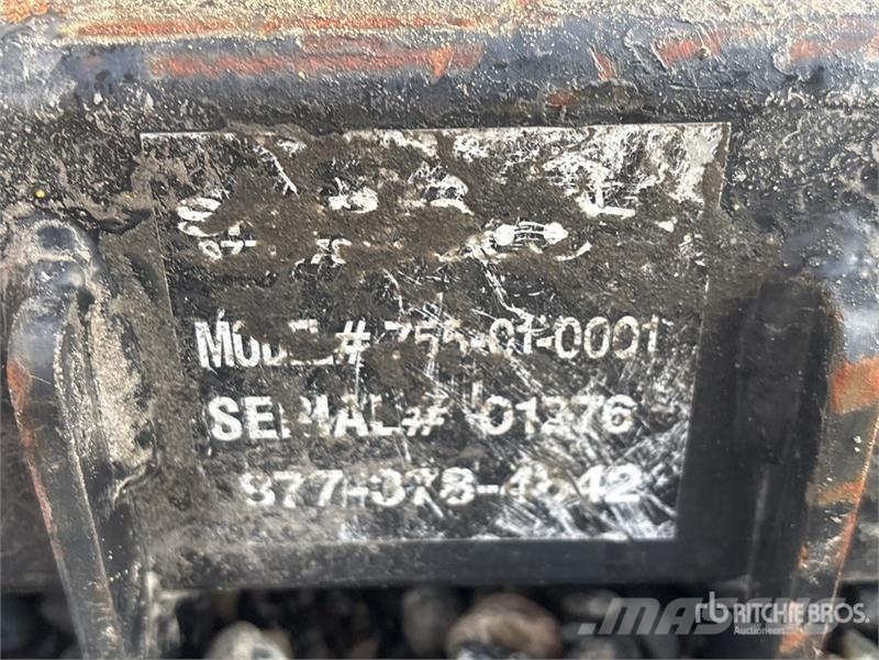 SkidPro 755-01-0001 Post Puller Skid Steer Post Pu مكونات أخرى