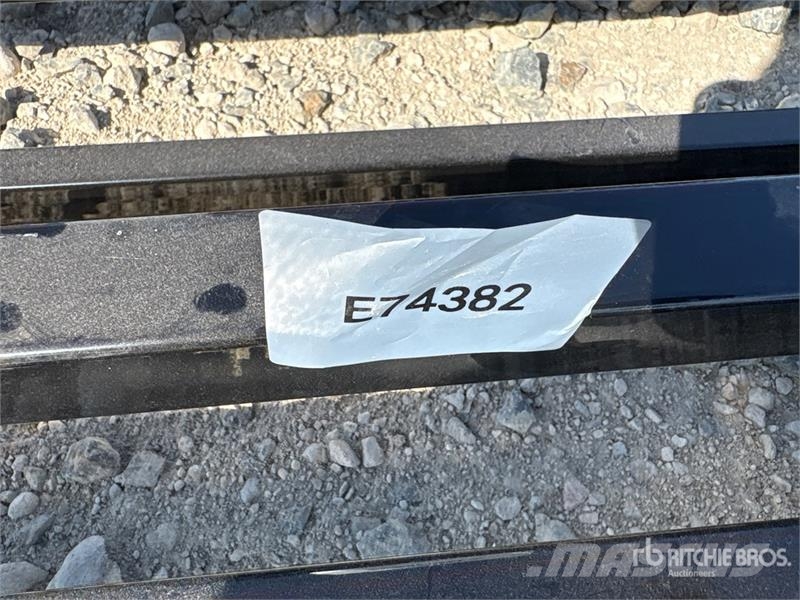 SKLP SK-HLM14 14Ft Bi-Parting Driveway Gate (Unuse Lauksaimniecība- Citi