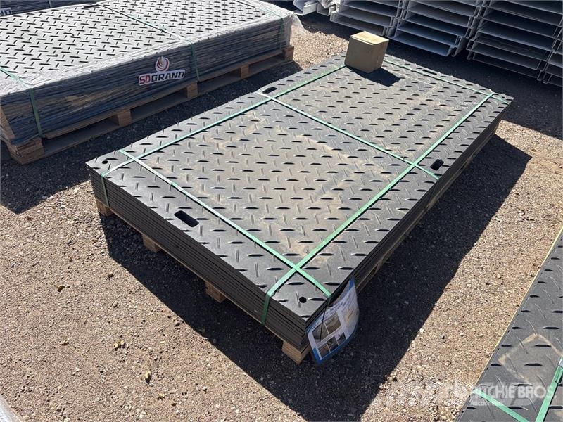  SKLP SK-LJB12 Qty of (12) ground protection mats ( Коммерческий транспорт - Другие