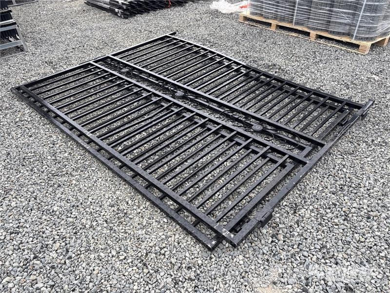  SKLP SK-T20X 10 ft x 7 ft Wrought Iron Bi-Parting  Lauksaimniecība- Citi