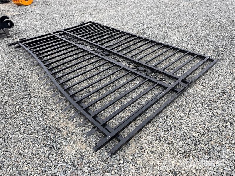  SKLP SK-T20X 10 ft x 7 ft Wrought Iron Bi-Parting  Lauksaimniecība- Citi