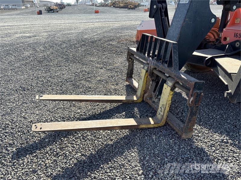  Sky Track 10042 Telehandler مناولات متداخلة