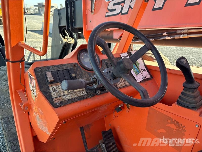  Sky Track 10042 Telehandler مناولات متداخلة