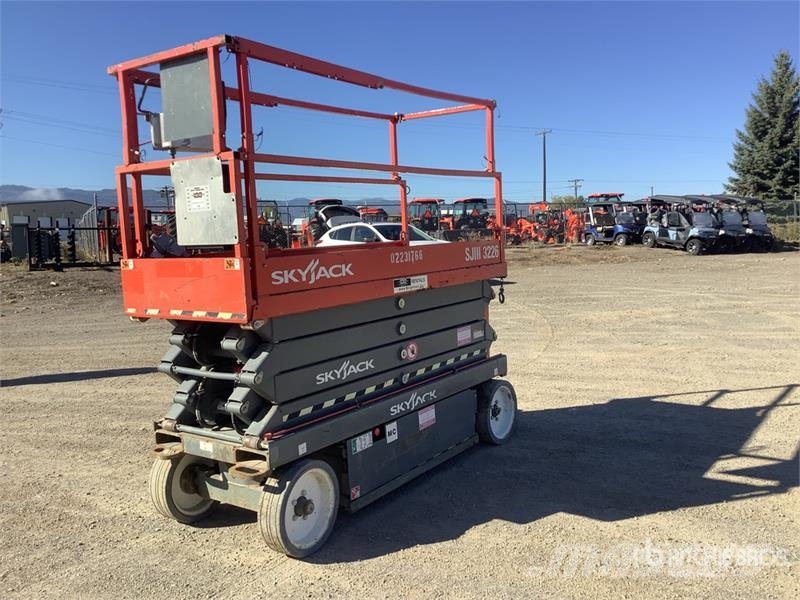 SkyJack 3226 Electric Scissor Lift Scissor lifts