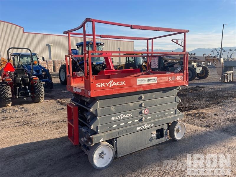 SkyJack 4632 Electric Electric Scissor Lift Scissor lifts