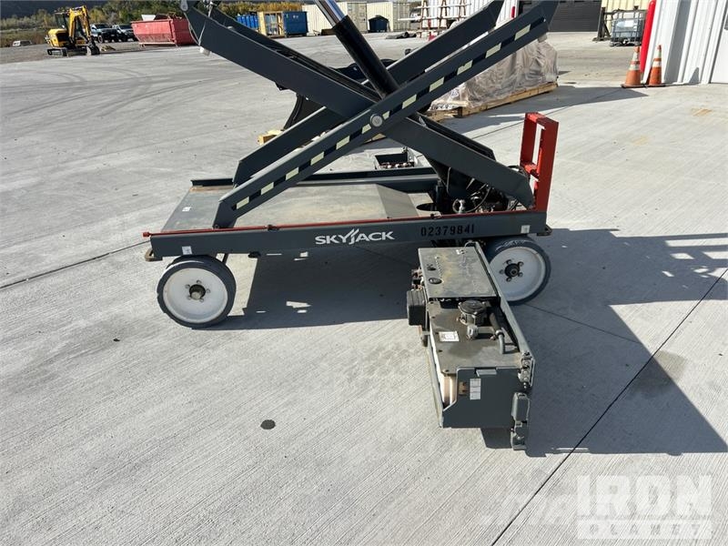 SkyJack 4632 Electric Electric Scissor Lift Ollós emelők