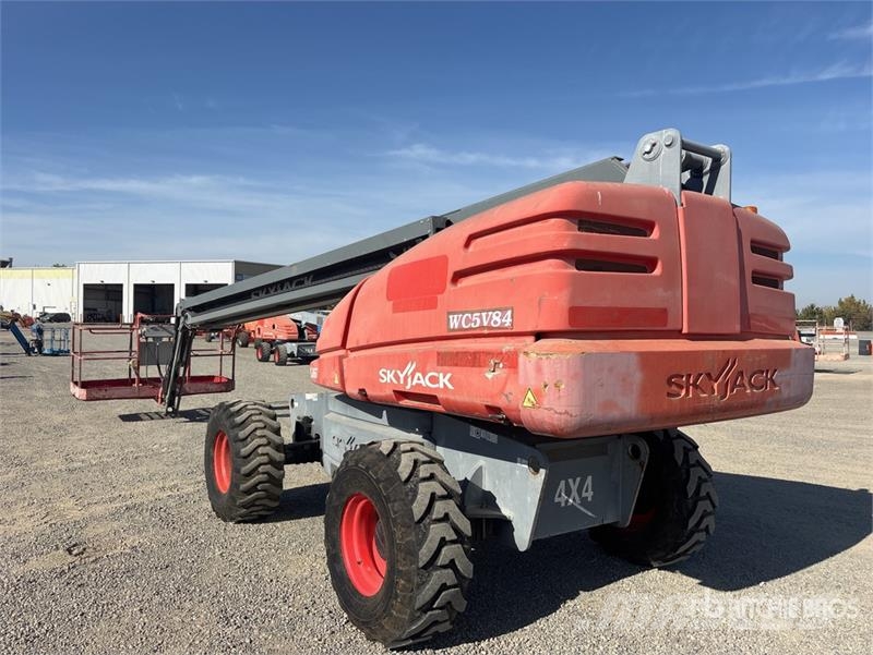 SkyJack 4WD Diesel Articulating Boom Lift Karos emelők