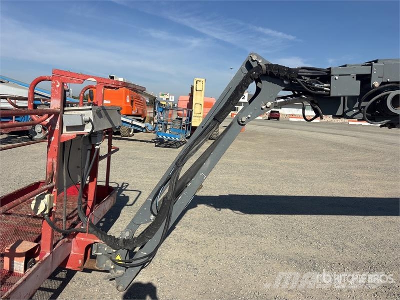 SkyJack 4WD Diesel Articulating Boom Lift Karos emelők