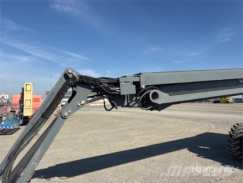SkyJack 4WD Diesel Articulating Boom Lift Karos emelők