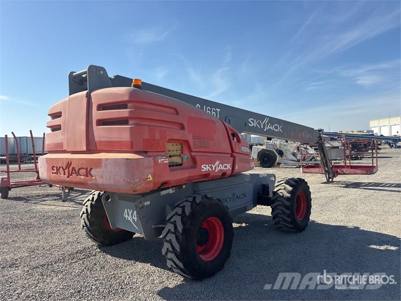 SkyJack 4WD Diesel Articulating Boom Lift Karos emelők