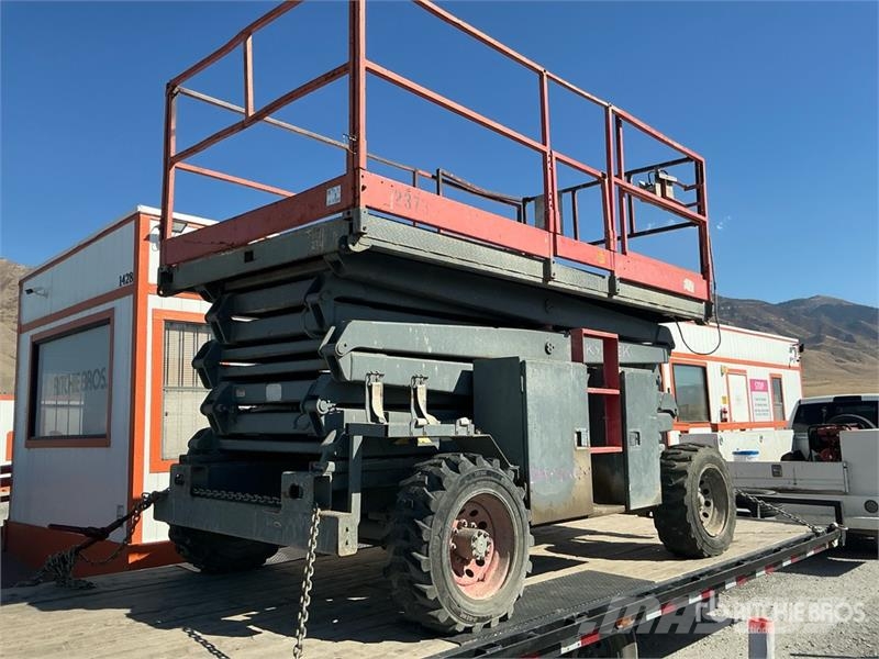 SkyJack 4x4 Dual Fuel Scissor Lift Scissor lifts