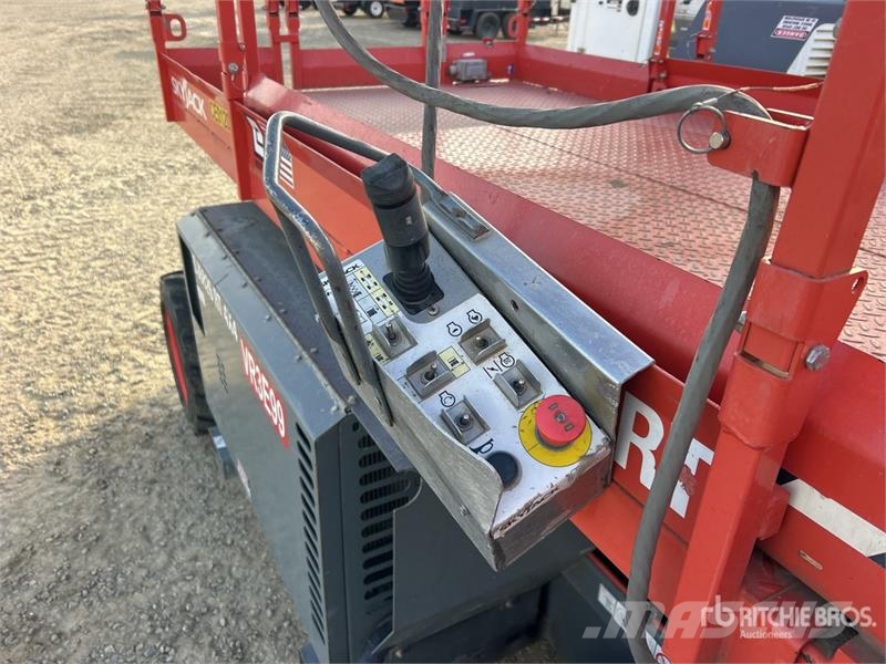 SkyJack 6826RT 4x4 Diesel Scissor Lift 剪叉式升降机