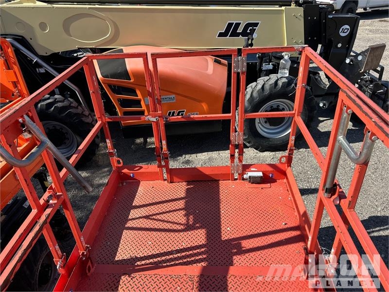 SkyJack 6826RT 4x4 Dual Fuel Scissor Lift Škarjaste dvižne ploščadi