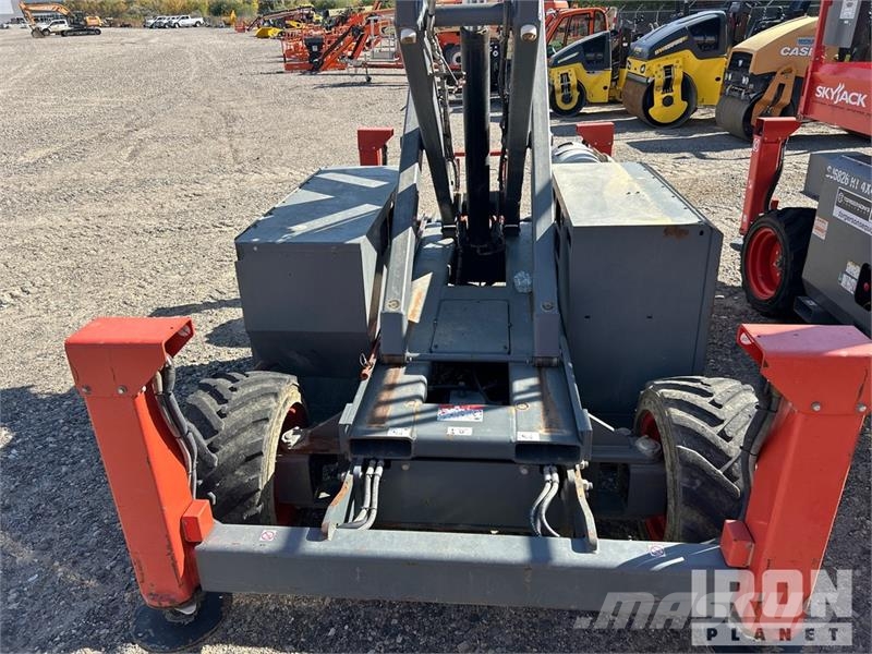 SkyJack 6826RT 4x4 Dual Fuel Scissor Lift Škaraste platforme