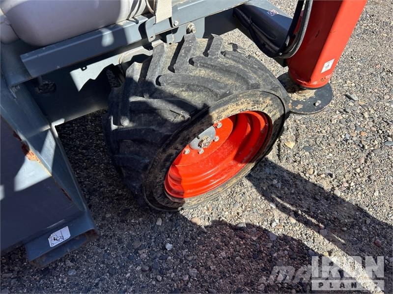 SkyJack 6826RT 4x4 Dual Fuel Scissor Lift Škaraste platforme