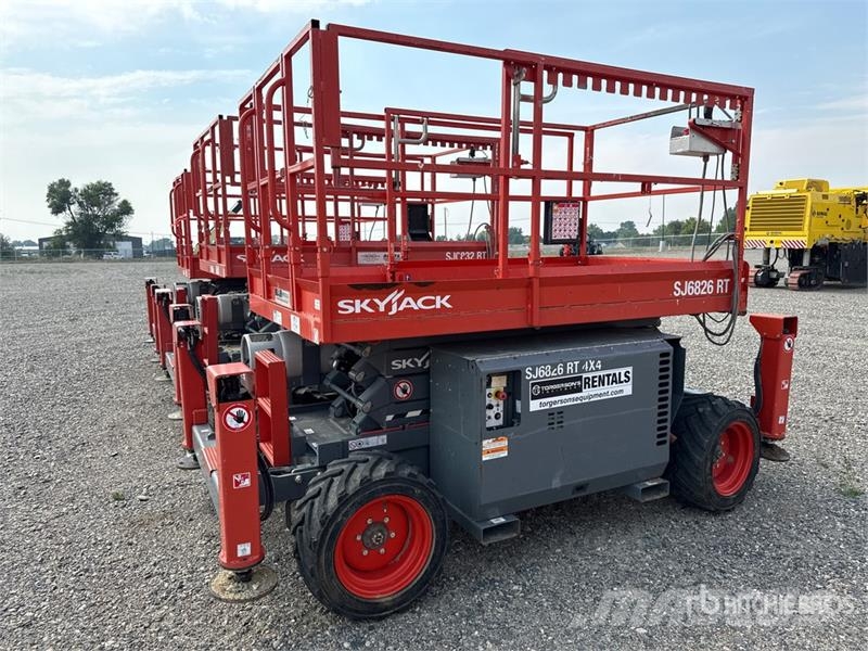 SkyJack 6826RT 4x4 LPG Scissor Lift Škaraste platforme