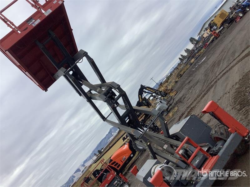 SkyJack 6826RT 4x4 Scissor Lift Škarjaste dvižne ploščadi