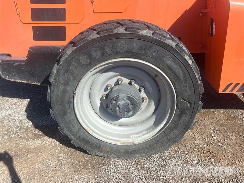 SkyJack 8042 Telehandler Teleskopiskie manipulatori