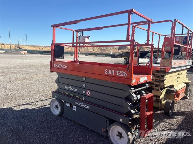 SkyJack SJ 3226 Electric Scissor Lift Elevadores de tesoura