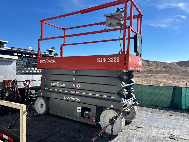 SkyJack SJ 3226 Scissor Lift シザースリフト