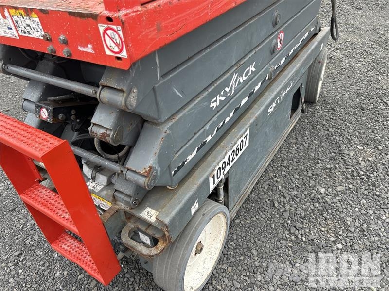 SkyJack SJ III 3226 Electric Scissor Lift 剪叉式升降机