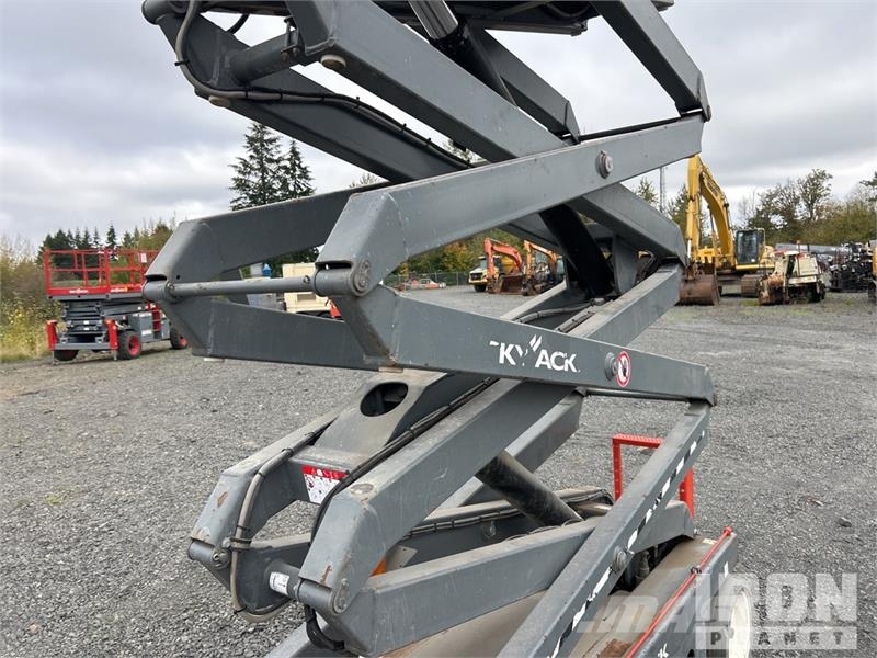 SkyJack SJ III 3226 Electric Scissor Lift 剪叉式升降机