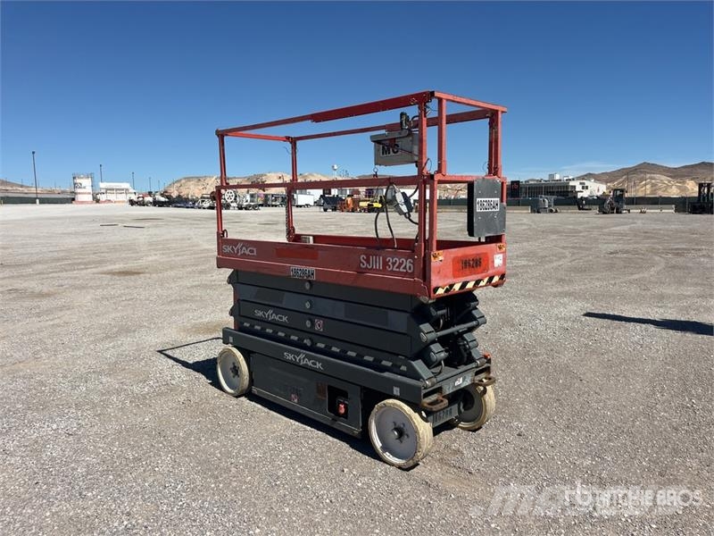 SkyJack SJ III 3226 Electric Scissor Lift رافعات مقصية الشكل