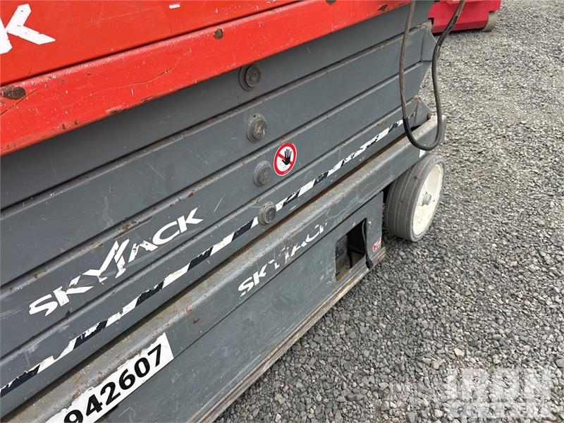 SkyJack SJ III 3226 Electric Scissor Lift 剪叉式升降机