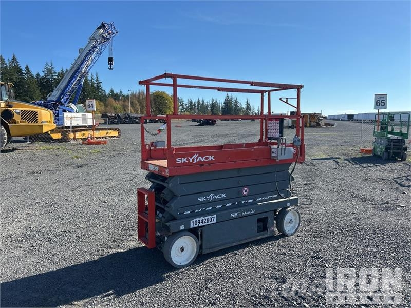 SkyJack SJ III 3226 Electric Scissor Lift 剪叉式升降机