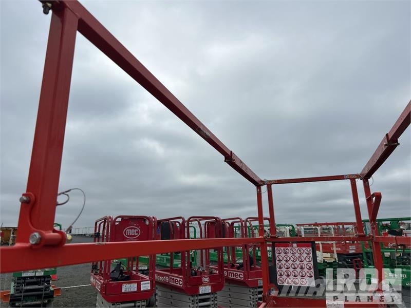 SkyJack SJ III 3226 Electric Scissor Lift 剪叉式升降机