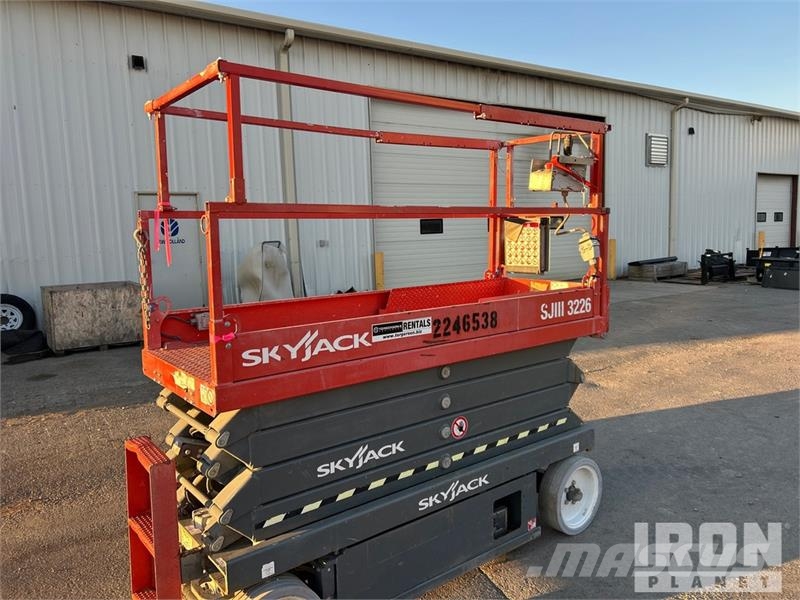SkyJack SJ III 3226 Electric Scissor Lift Plataformas tijera