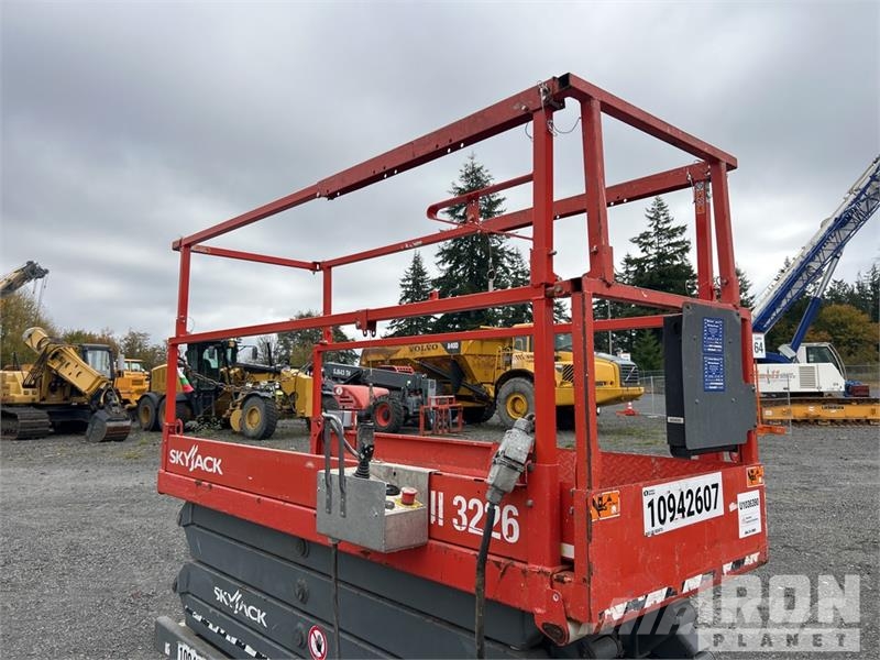 SkyJack SJ III 3226 Electric Scissor Lift 剪叉式升降机