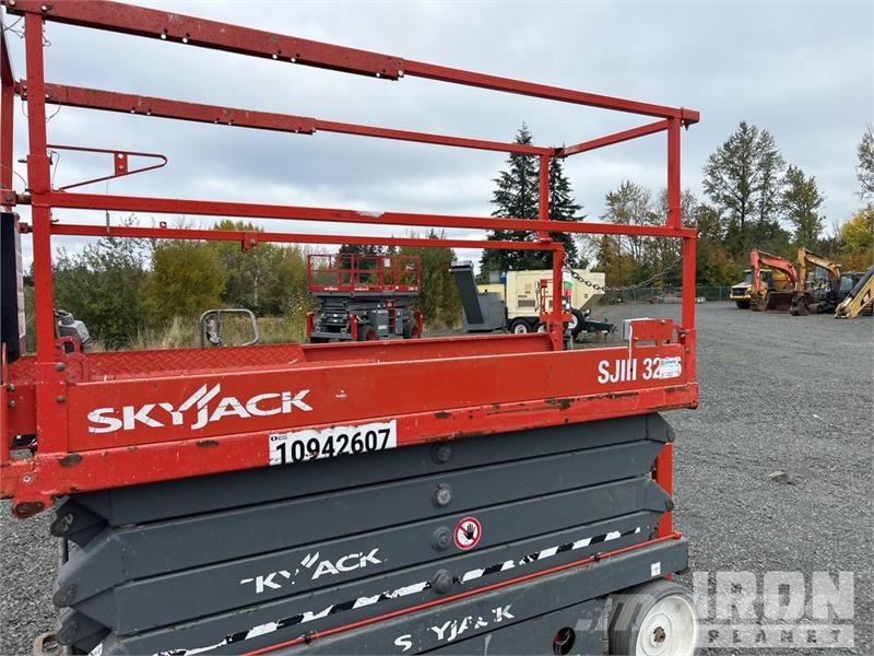SkyJack SJ III 3226 Electric Scissor Lift 剪叉式升降机