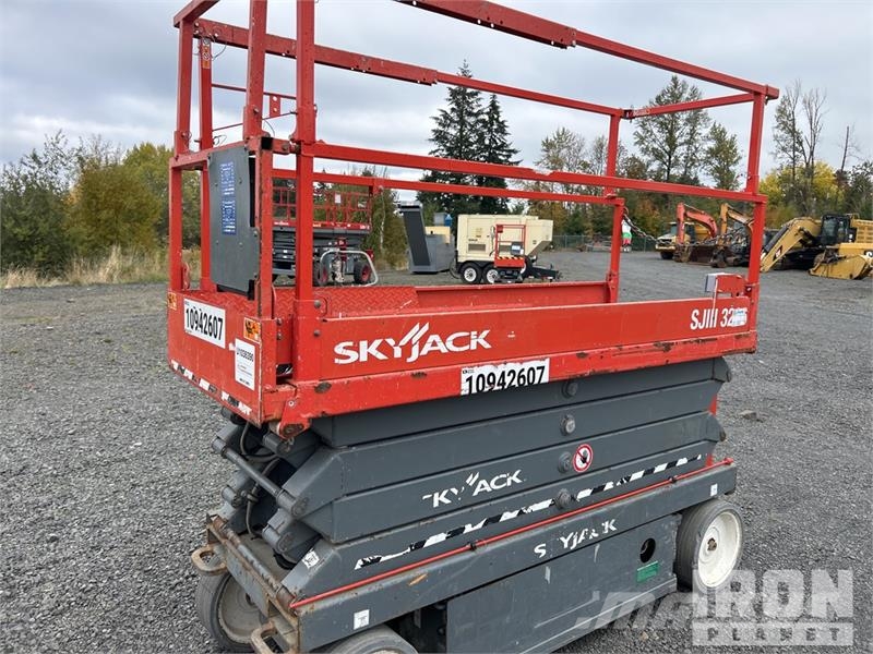 SkyJack SJ III 3226 Electric Scissor Lift 剪叉式升降机