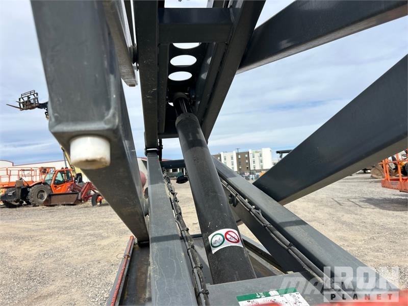 SkyJack SJ III 3226 Electric Scissor Lift Ollós emelők