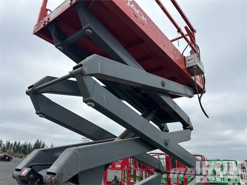 SkyJack SJ III 3226 Electric Scissor Lift 剪叉式升降机