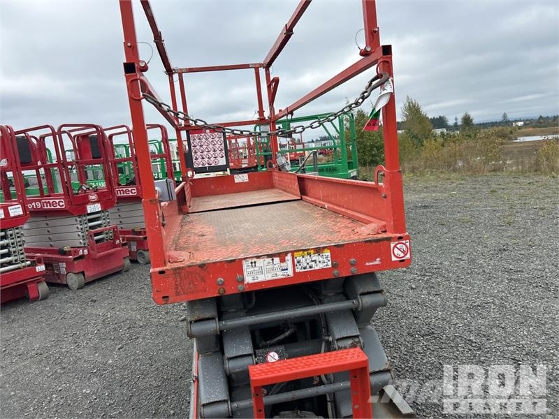 SkyJack SJ III 3226 Electric Scissor Lift 剪叉式升降机