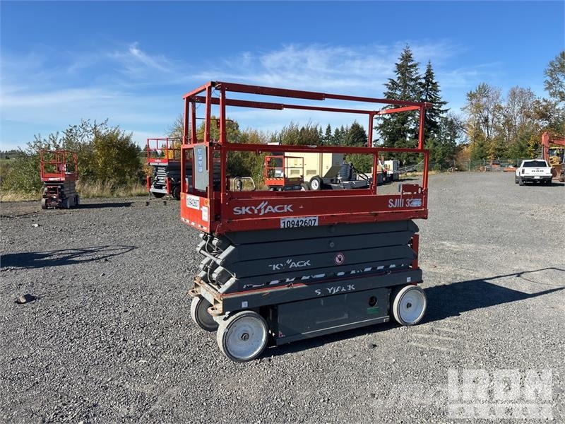 SkyJack SJ III 3226 Electric Scissor Lift 剪叉式升降机