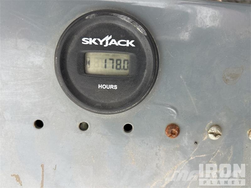 SkyJack SJ III 3226 Electric Scissor Lift 剪叉式升降机