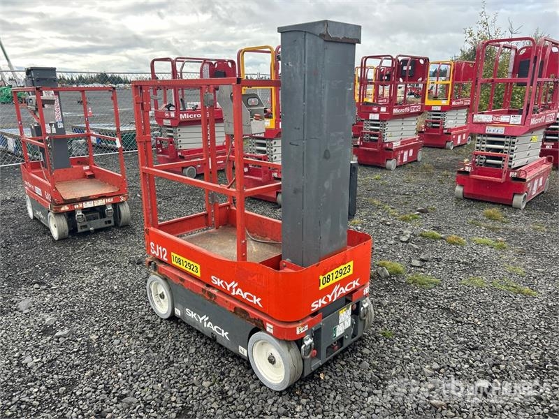 SkyJack SJ12 Plataformas con jaula de elevación