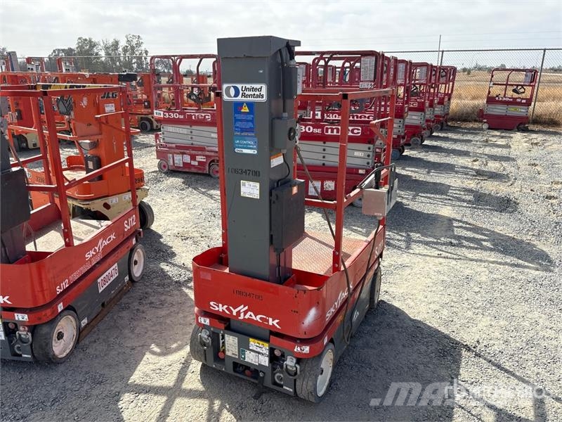 SkyJack SJ12 Plataformas elevatórias verticais