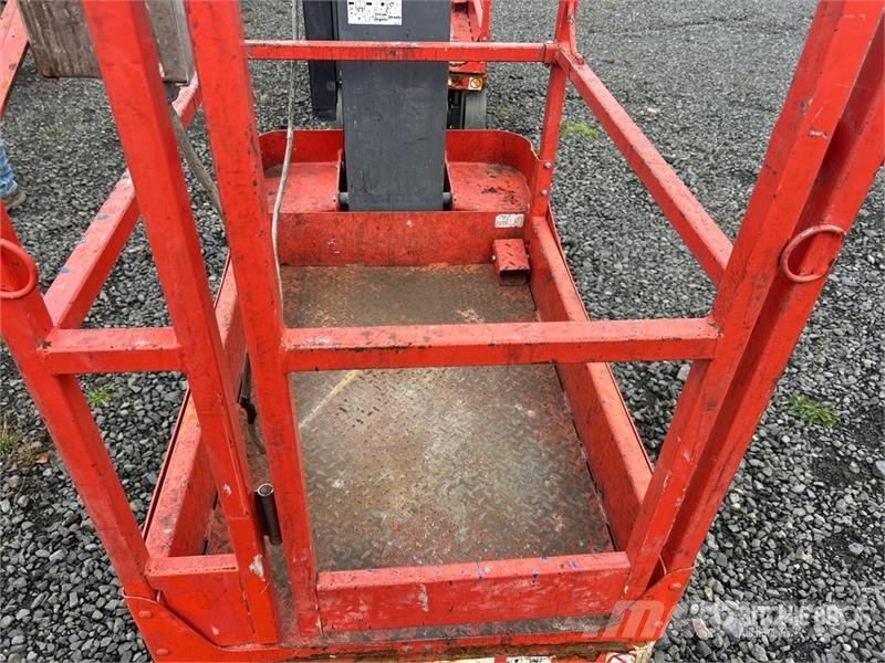 SkyJack SJ12 Plataformas con jaula de elevación