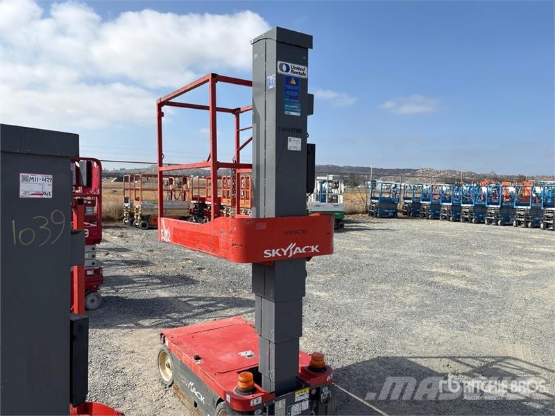 SkyJack SJ12 Plataformas elevatórias verticais