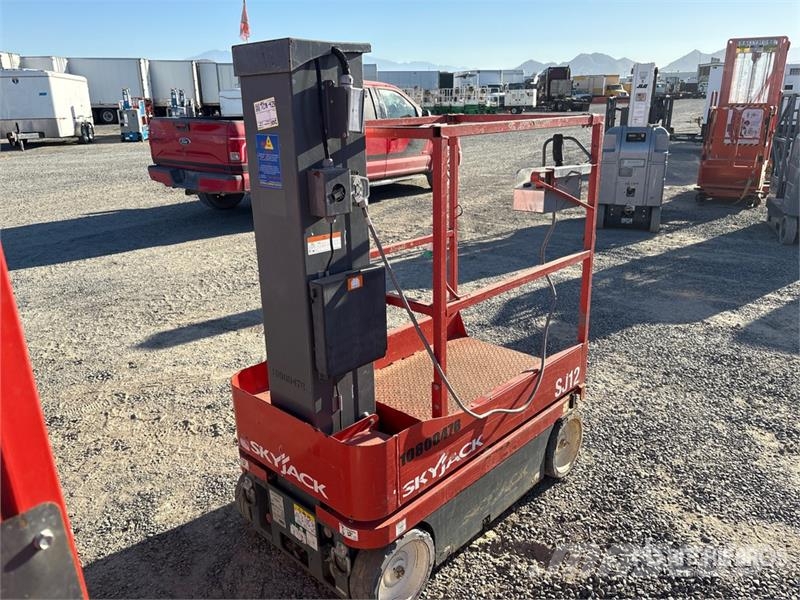 SkyJack SJ12 Jarbolne penjajuće platforme