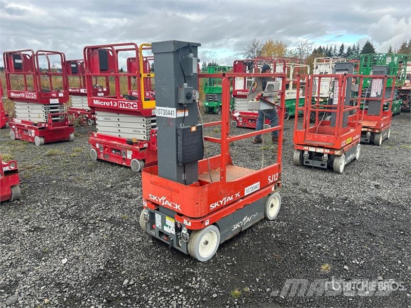 SkyJack SJ12 Plataformas con jaula de elevación